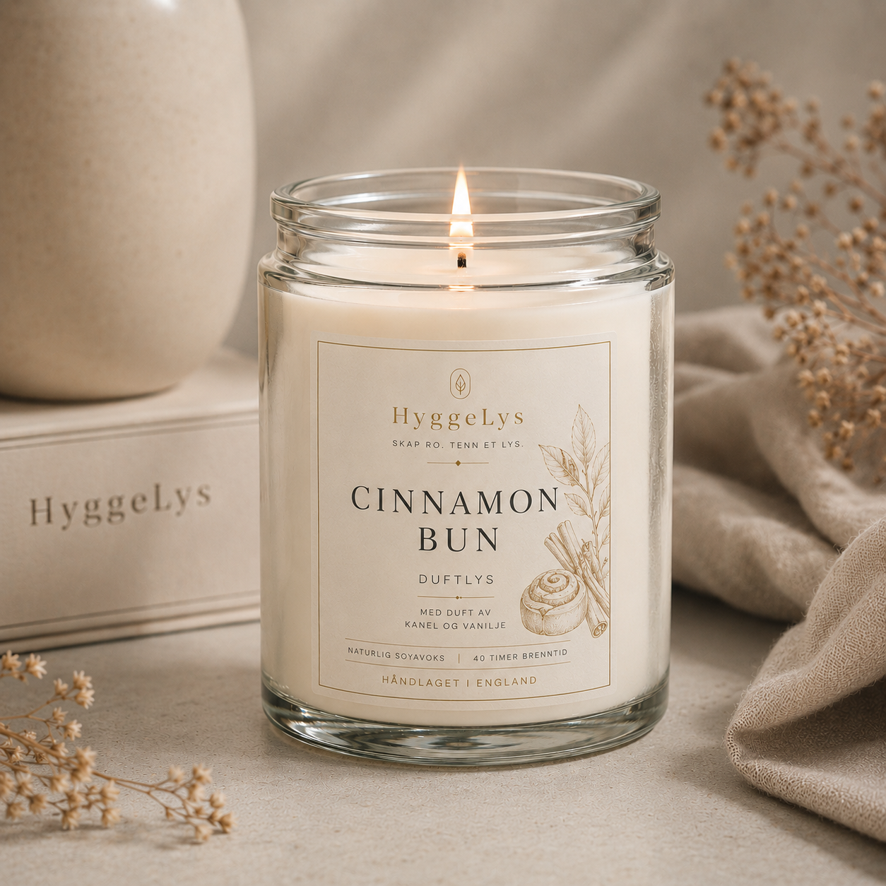 HyggeLys Cinnamon Bun Scented Candle – Soy Wax, 60hr Burn